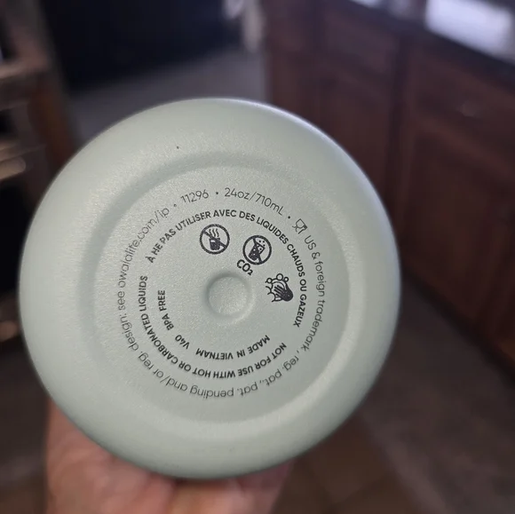 Owala Mint and Pink Water Bottle 24 0z New - Picture 2 of 3